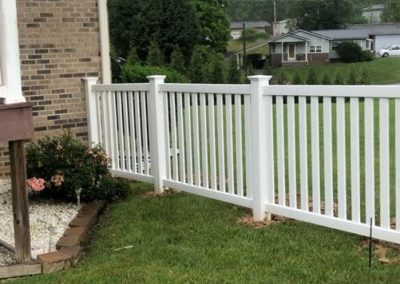 white vinyl residential fence